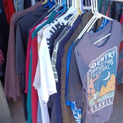 Women's  N Men's Clothes $1 To $3 Each
