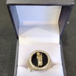 10k 7.0grams Size 7.5 Ring 