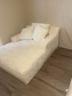 Boneless lounge