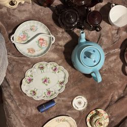 Estate Lot**** Vintage Collectible Dishes ***