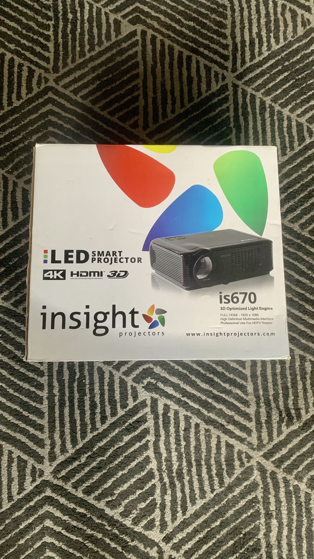 Insight is670 Smart Projector 