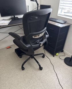 Office chair (Very Comfortable)