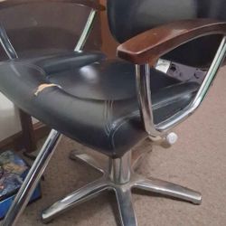 Beauty supply chair