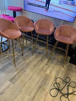 4 Pink dusty rose barstool chairs