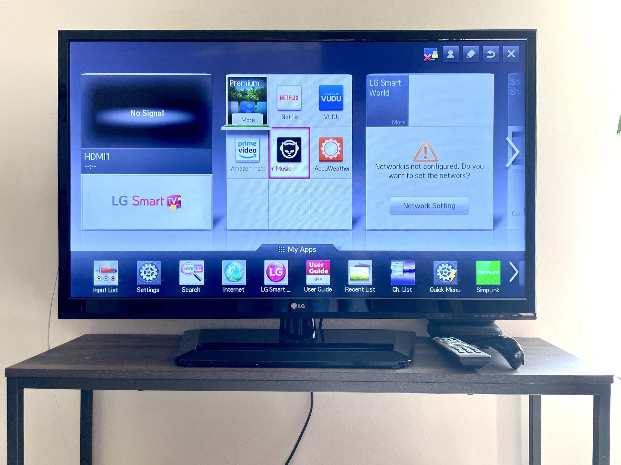 LG 42LS5700 42-Inch 1080p 120Hz LED-LCD HDTV with Smart TV