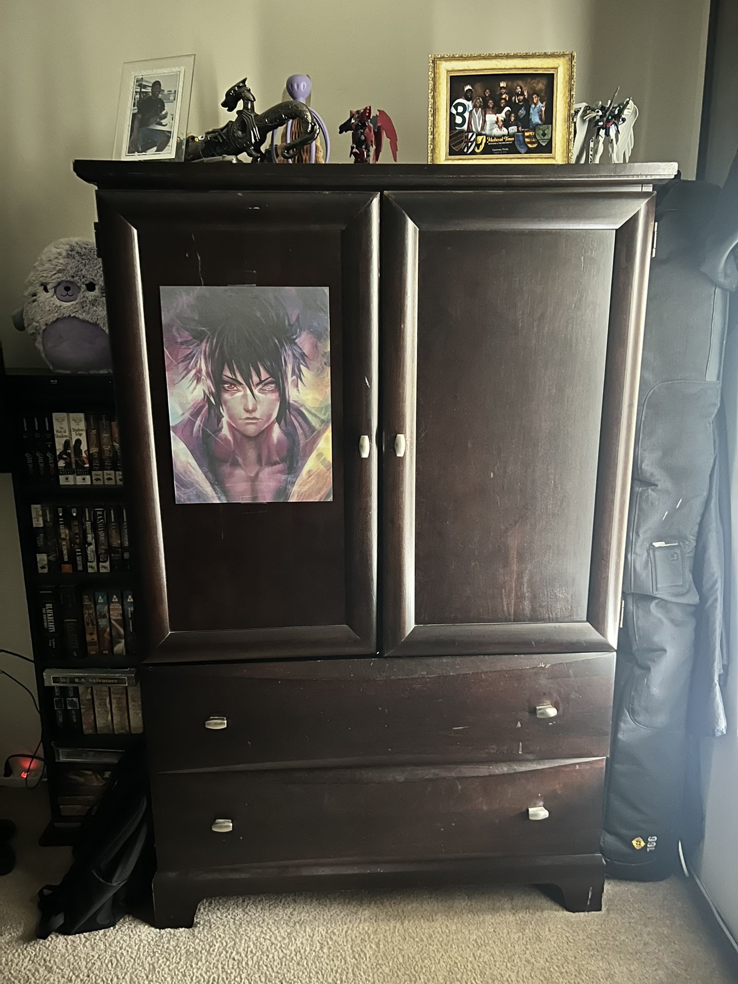 Armoire free just come pick it up