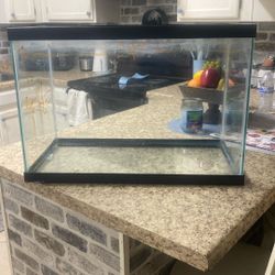 20 Gal Fish Tank/Aquarium ****$35****