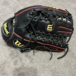 Wilson A2000 Black/Red Fielders Glove