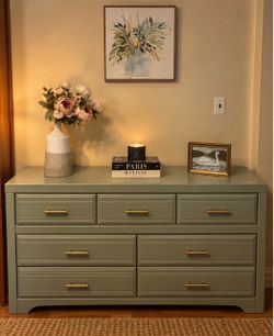 Broyhill Solid Wood Wide Bedroom Seven- Drawer Dresser Overall Dresser DimensionsOverall Dresser
