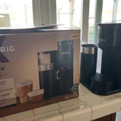 KEURIG Coffee Maker - K Cafe Essentials