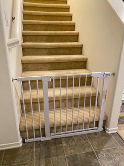 Cumbor 30-41”Baby Gate for Stairs, Auto Close Dog Gate for Doorways White