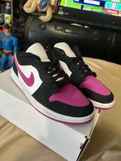 Air Jordan’s 1 low 8/5