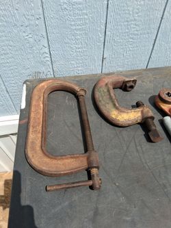 Variety of pneumatic air tools and pipe threaders