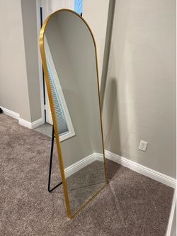 NeuType 65" x 22" Arched Full Length Mirror – Gold – Excellent Condition