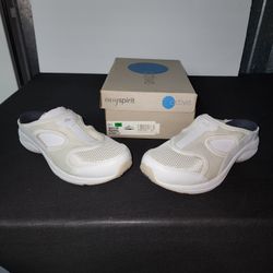 Woman's Size 9 1/2 Easy Spirit Waterfall Clogs