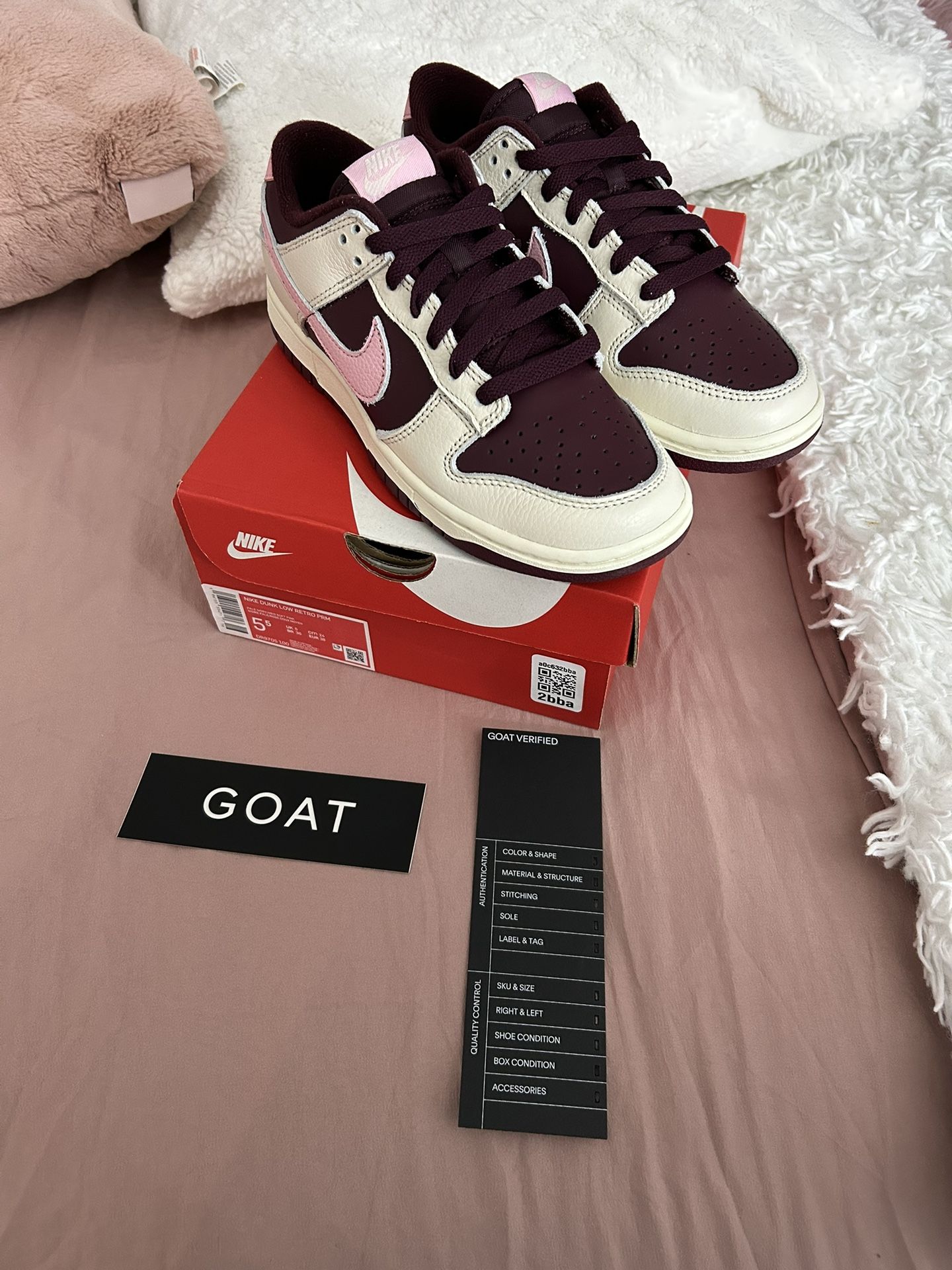 Nike Dunk Lows 'Valentines Day'