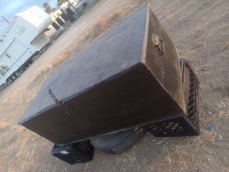 Thick steel job box tool box
