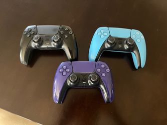 Sony PS5 DualSense Controllers – Set of 3