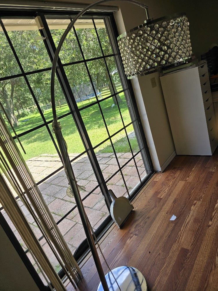 Hermosa Lampara Platiado En Buenas Condiciones.