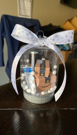 Amazon Christmas Ornament / Amazon Boxes