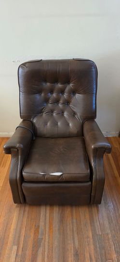 Vibrating heated massage recliner chair