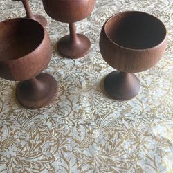 4 wooden cups