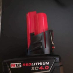 Milwaukee M12 4.0 Batter