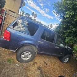 2004 Ford Explorer