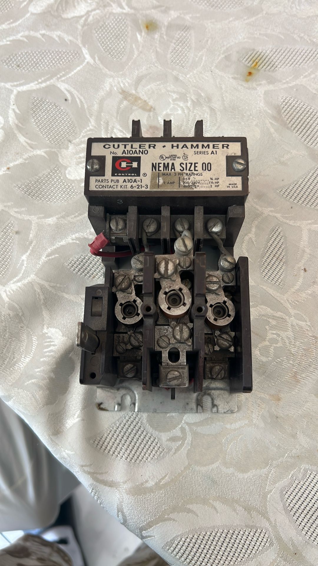 Contactor. Size 0. Cutler Hammer