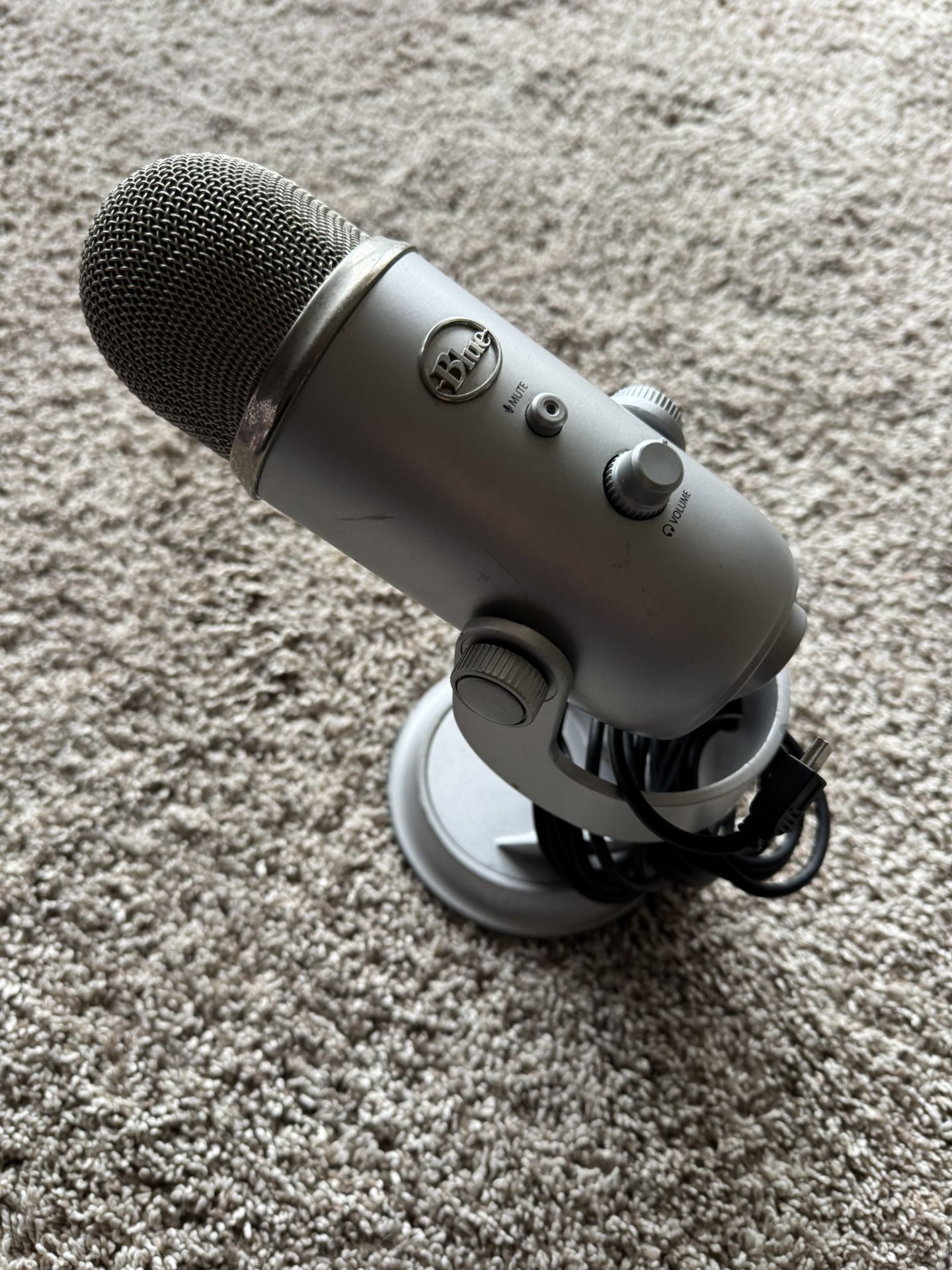 Blue yeti microphone