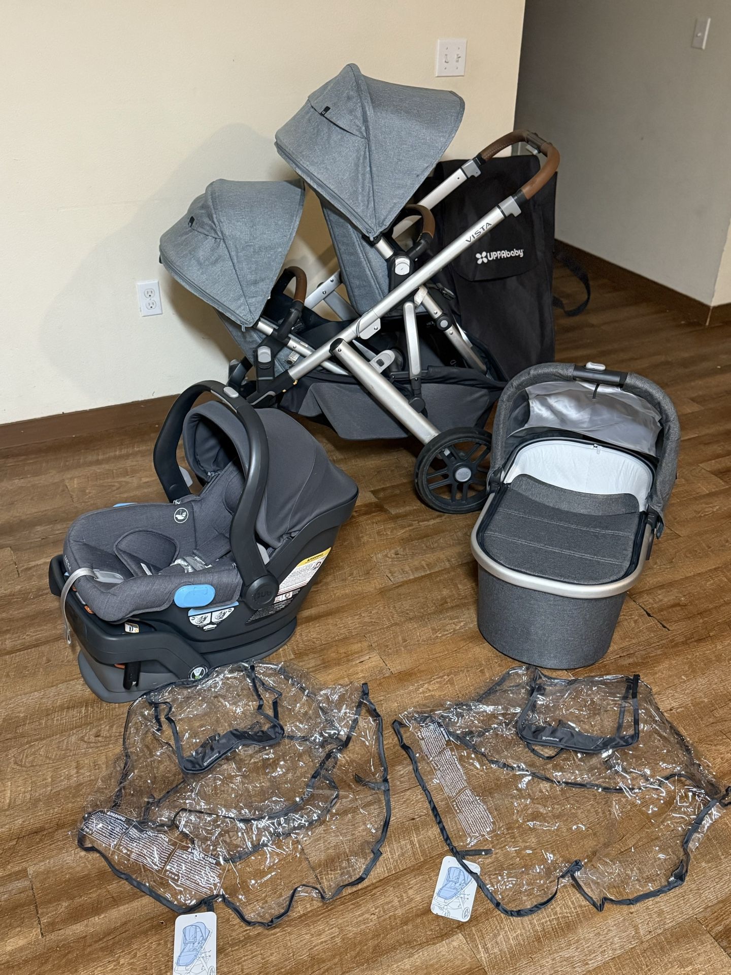 Uppababy Stroller Vista V2 and Bassinet and Car seat