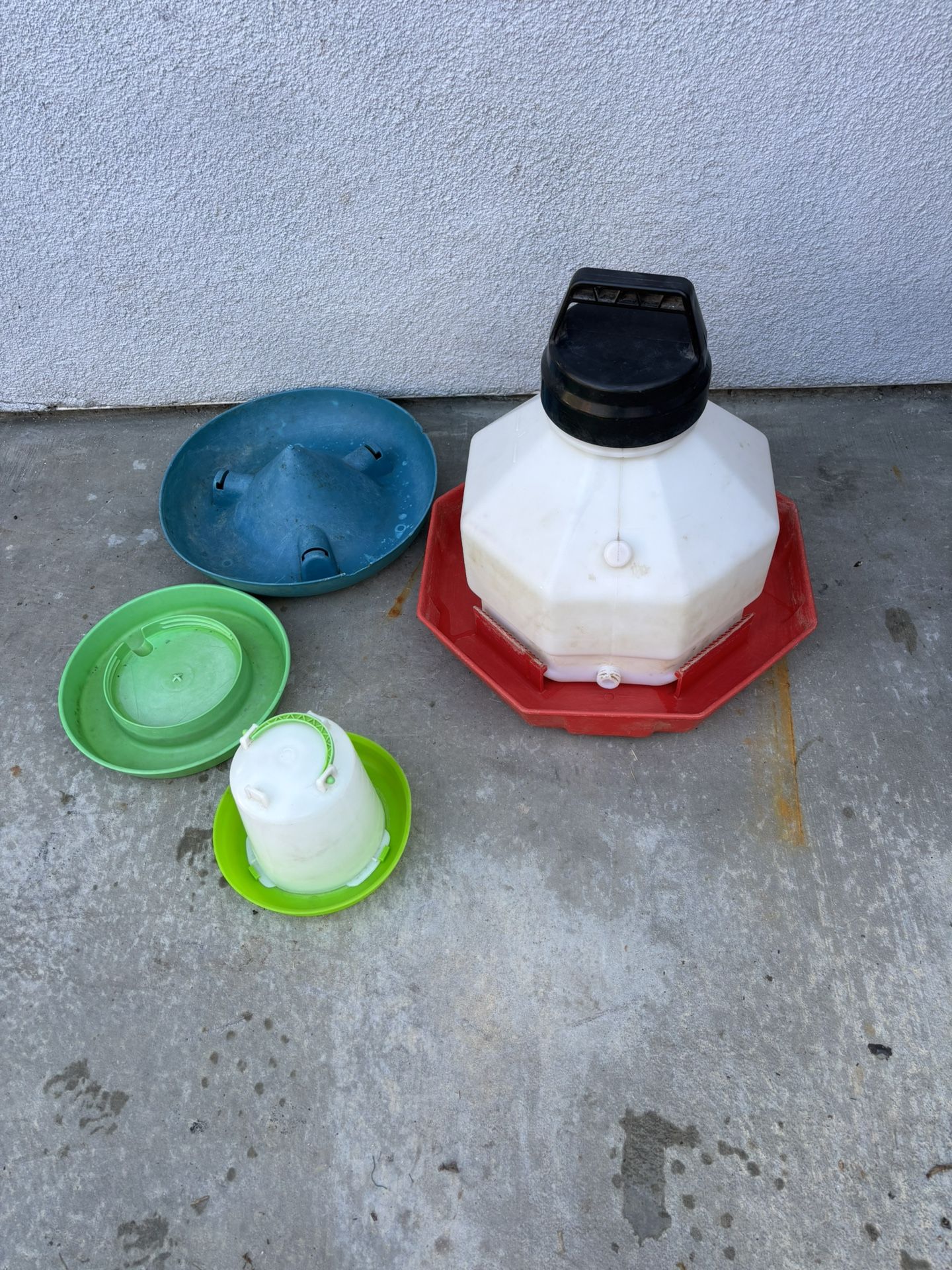 Used Watterer And Suplys For Chikens All For $30