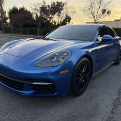 2018 Porsche Panamera 