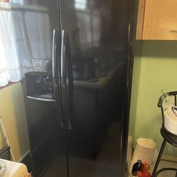 Black Refrigerator With Ice And Water Maker