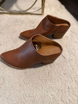 Brown Leather Pointed-Toe Block Heel Mules