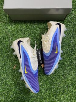 Soccer cleats