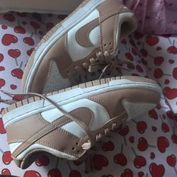 Nike Shoes Size 5.5