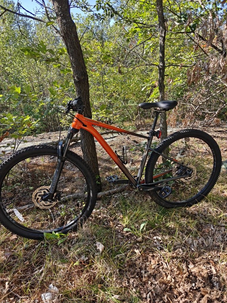 Cannondale Trail Mountain Bike