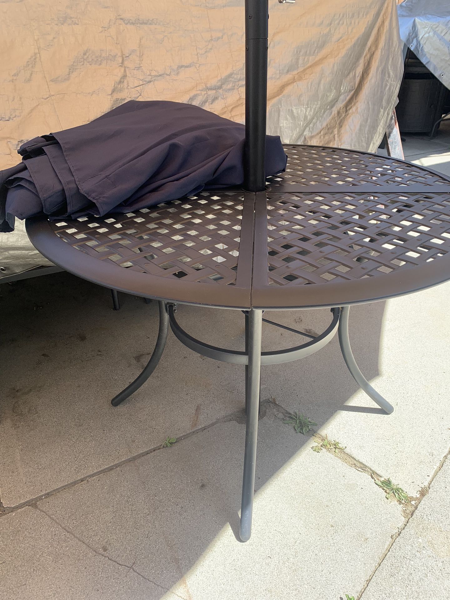 Outdoor Patio Umbrella With Table 