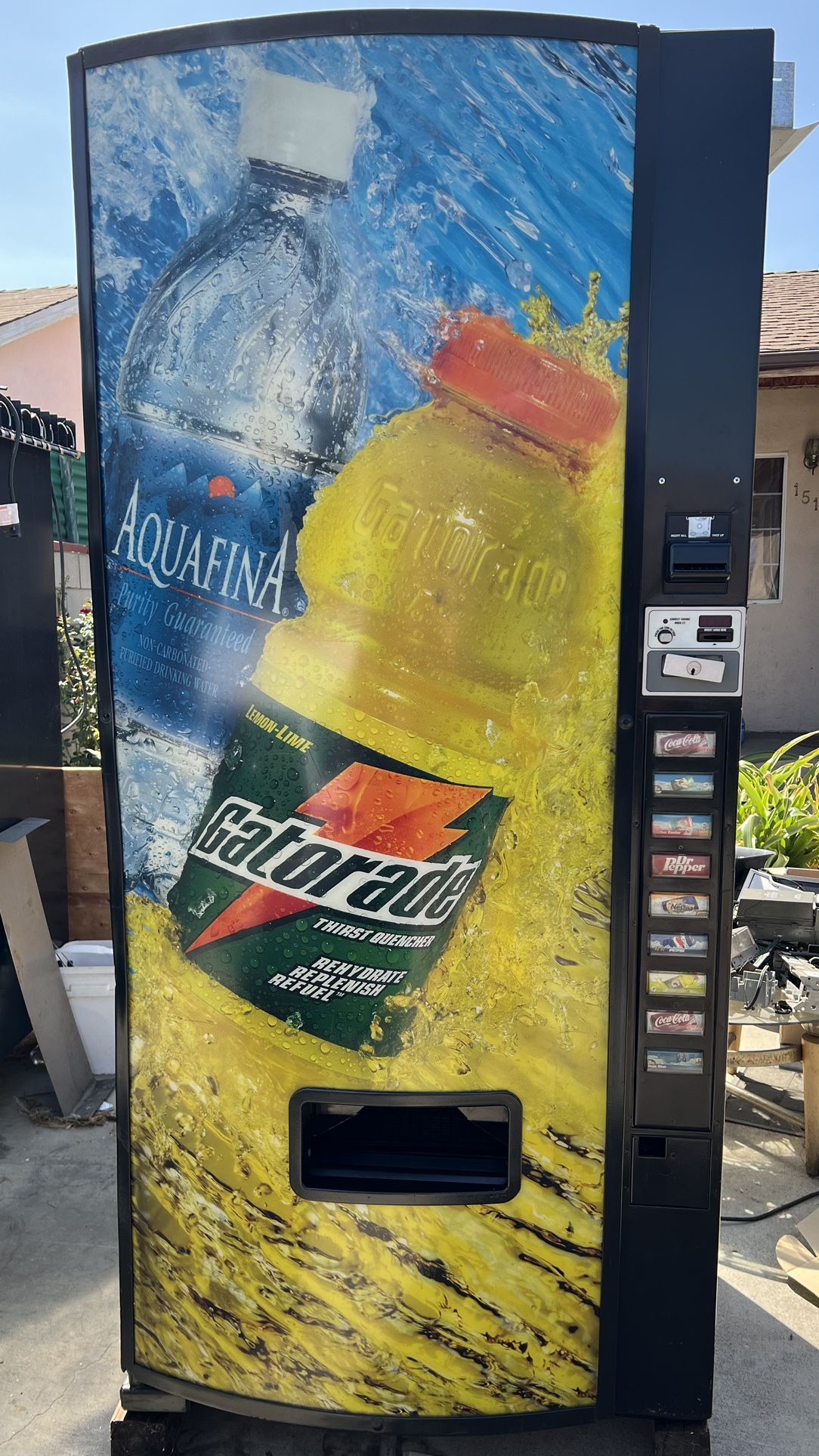 Gold Drinks Soda Vending Machine