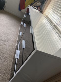LIKE NEW MODERN DRESSER + 2 NIGHTSTANDS = 3 PIECE SET