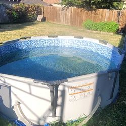 8ft Wide Pool
