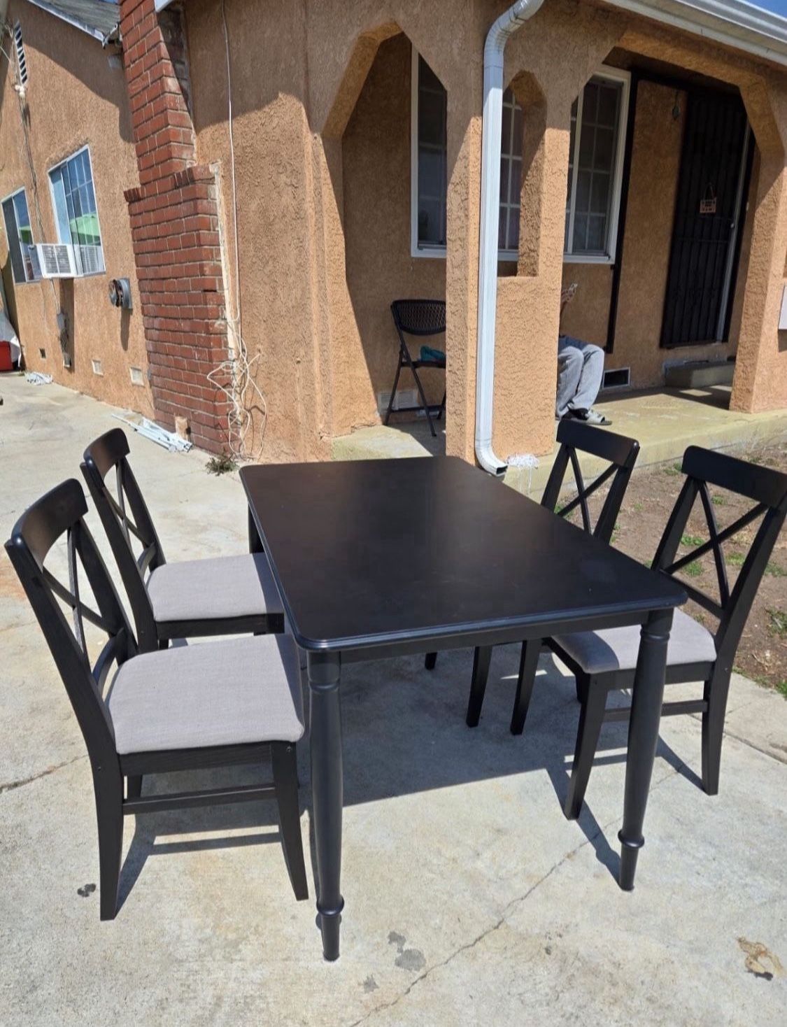 Table With 4 Chairs