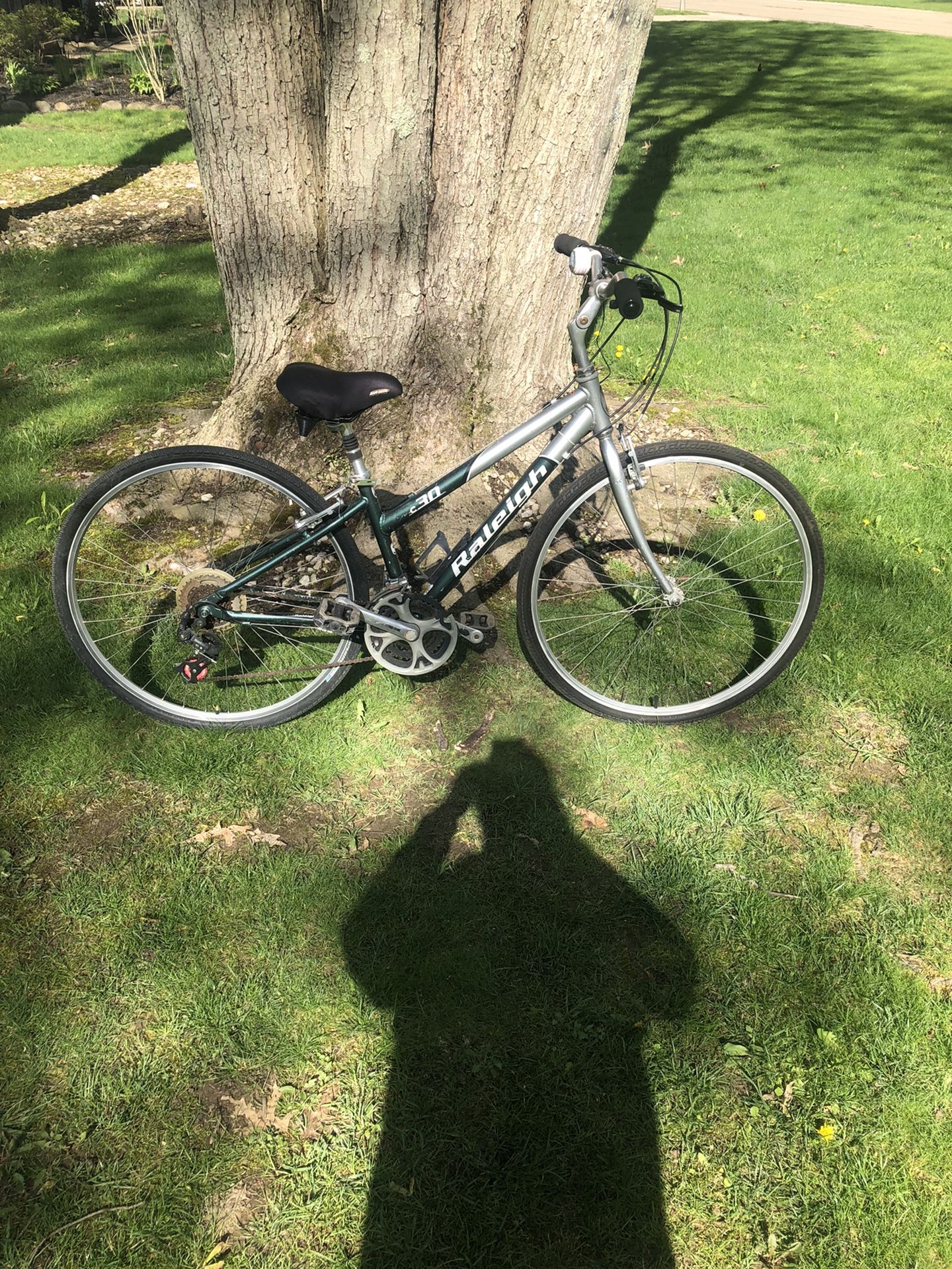 28” Raleigh Hybrid Bike