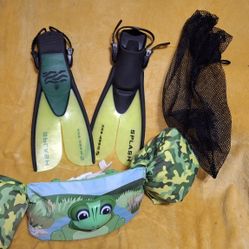 Child-sized float and swin fins