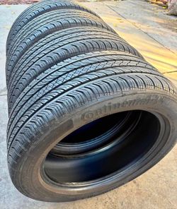 225/55/17 Marca continental precio 160