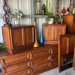 YES AVAILABLE! Mid Century WALNUT Brown Saltman Bedroom Set