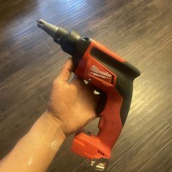Milwaukee M18 FUEL Cordless Drywall Screw Gun