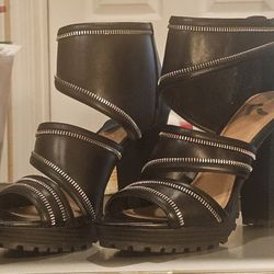 NEW Black Platform Heels Size 10