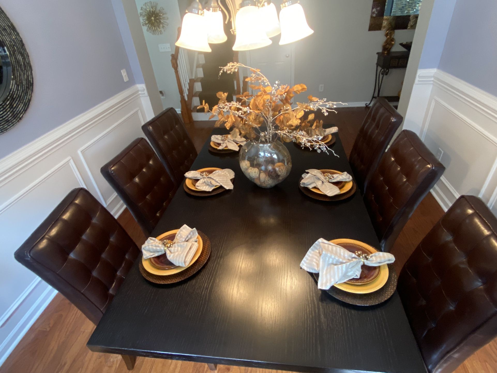 Grand Dining Table Amazing Condition Rarely Used